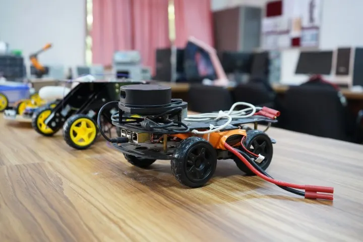 ITM-SLS-Baroda-University-Mechatronics-Lab_14-scaled ()