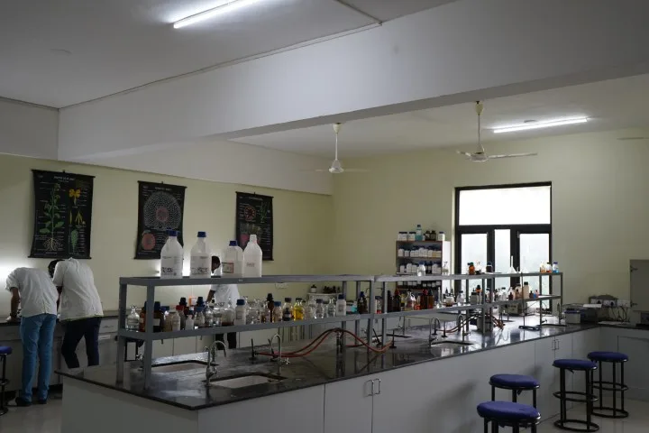 ITM-SLS-Baroda-University-Pharmacy-Lab_28-1-scaled ()
